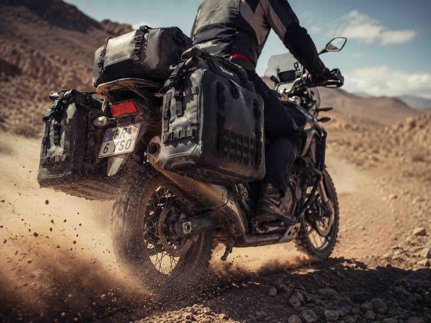 極限のためのエンジニアリング: 衝突にも耐える OEM 防水バイク用ラゲッジ